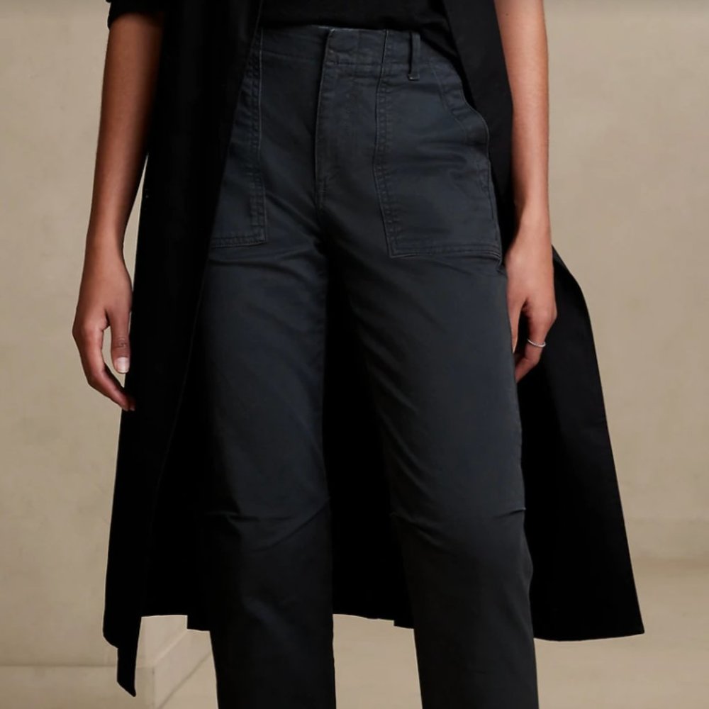 ☀️FINAL SALE☀️Banana Republic Gray Girlfriend Chino Size 4